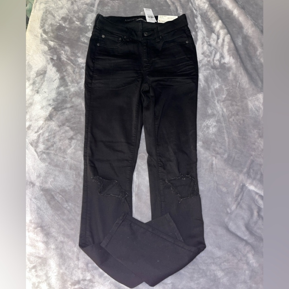 AMERICAN EAGLE Black Skinny Jeans with rips NWT
